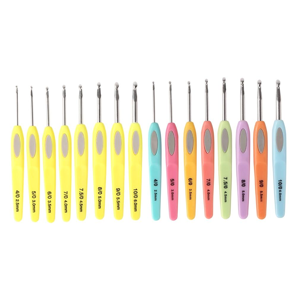 Plastic Handle Aluminum Crochet Hooks